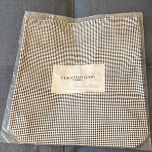 NWT Christian Dior Houndstooth 2023 Limited Edition Tote Bag. Japan Exclusive.